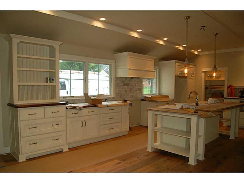 7773 Spring Mill Road Indianapolis, IN 46260 - Photo 10 of 19 Gallery Image 10