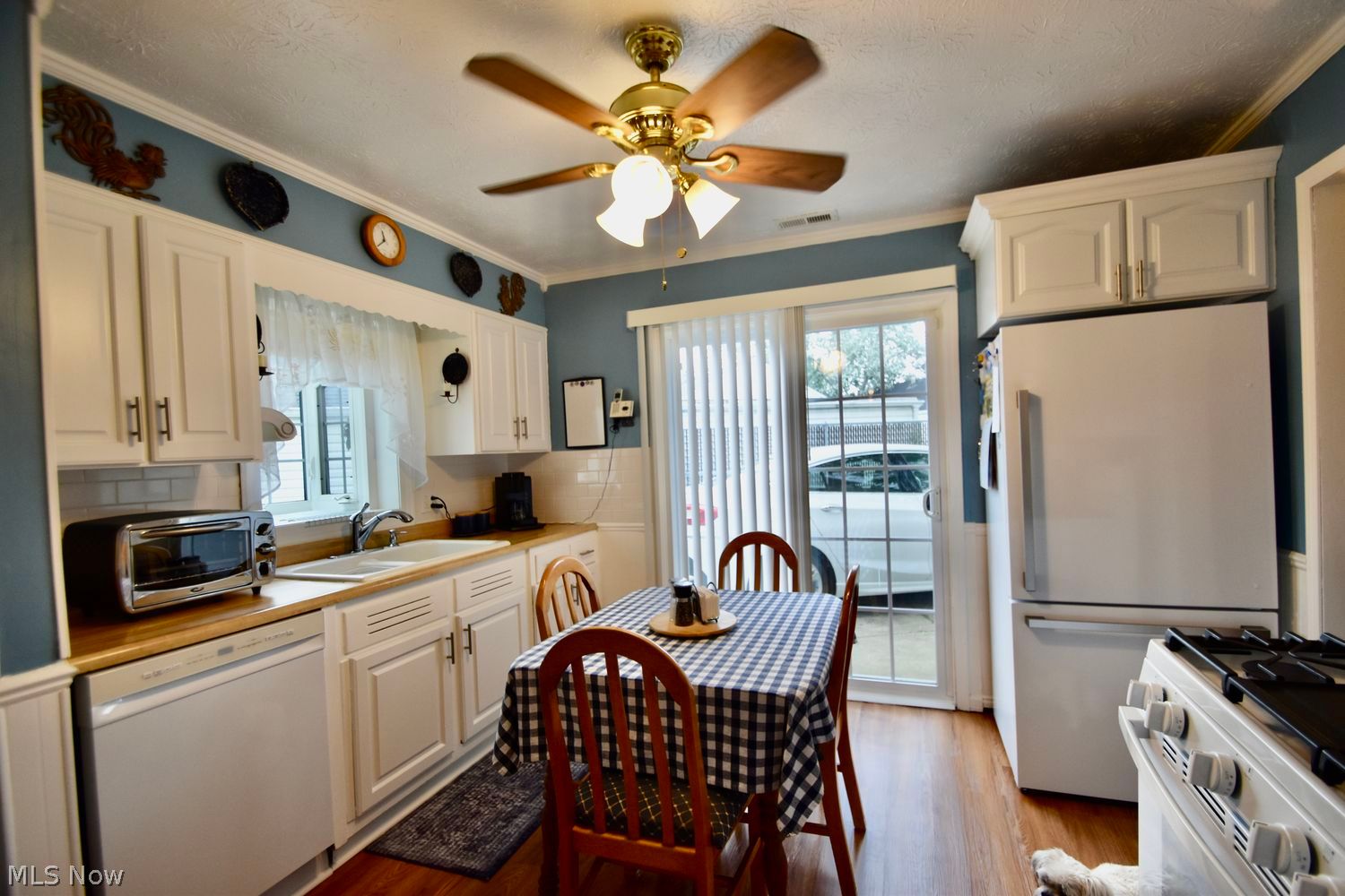 892 West River Road North Elyria, OH 44035 - Photo 7 of 22
