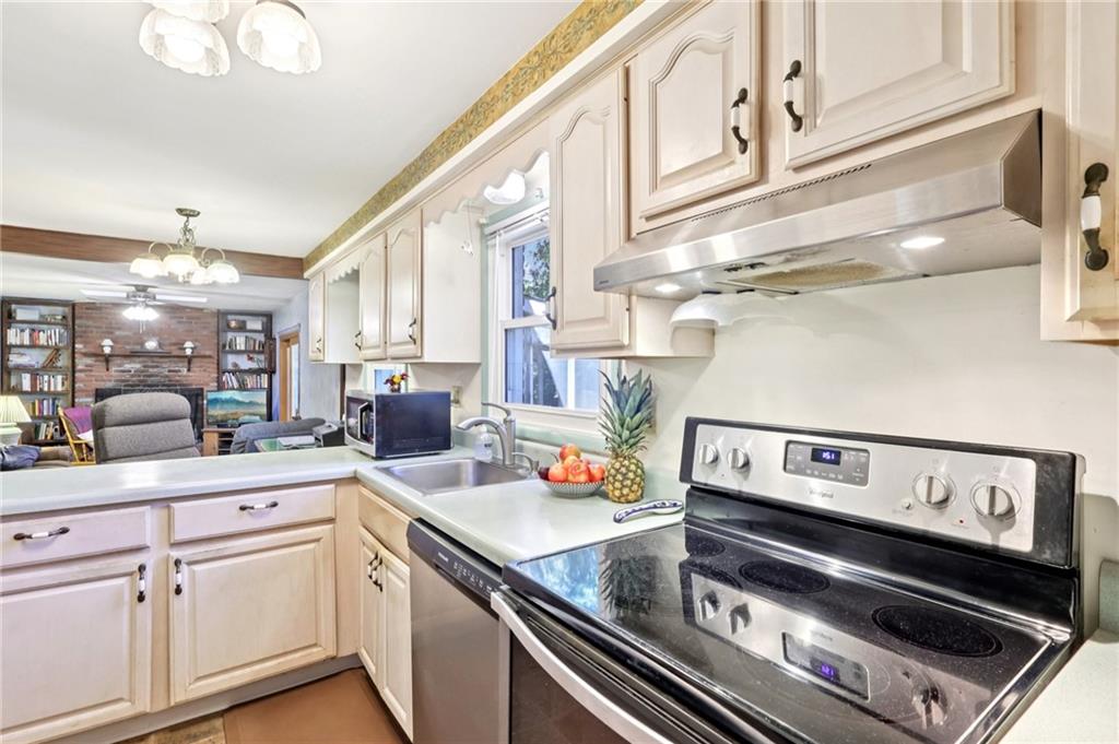 675 Blue Ridge Road Pittsburgh, PA 15239 - Photo 16 of 41