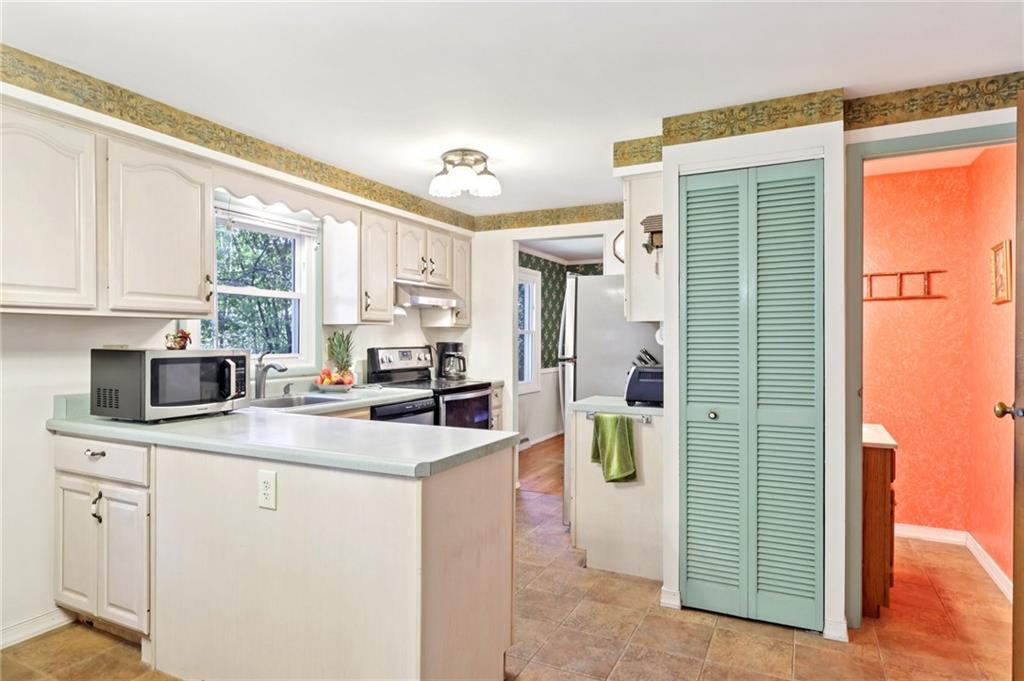 675 Blue Ridge Road Pittsburgh, PA 15239 - Photo 18 of 41