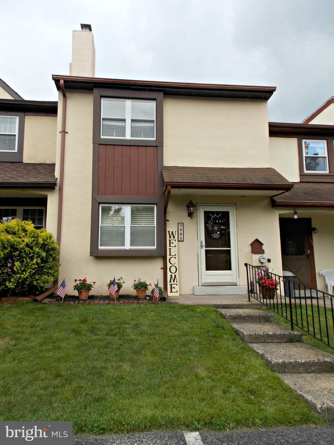 405 Walnut Ridge Drive Pottstown, PA 19464 - Photo 2 of 17 Gallery Image 2