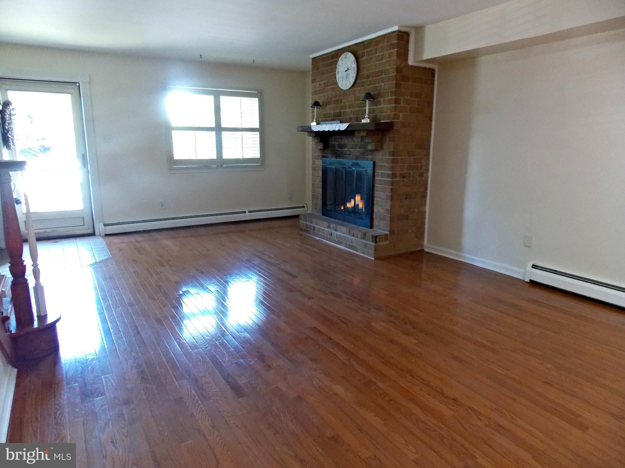 405 Walnut Ridge Drive Pottstown, PA 19464 - Photo 4 of 17 Gallery Image 4