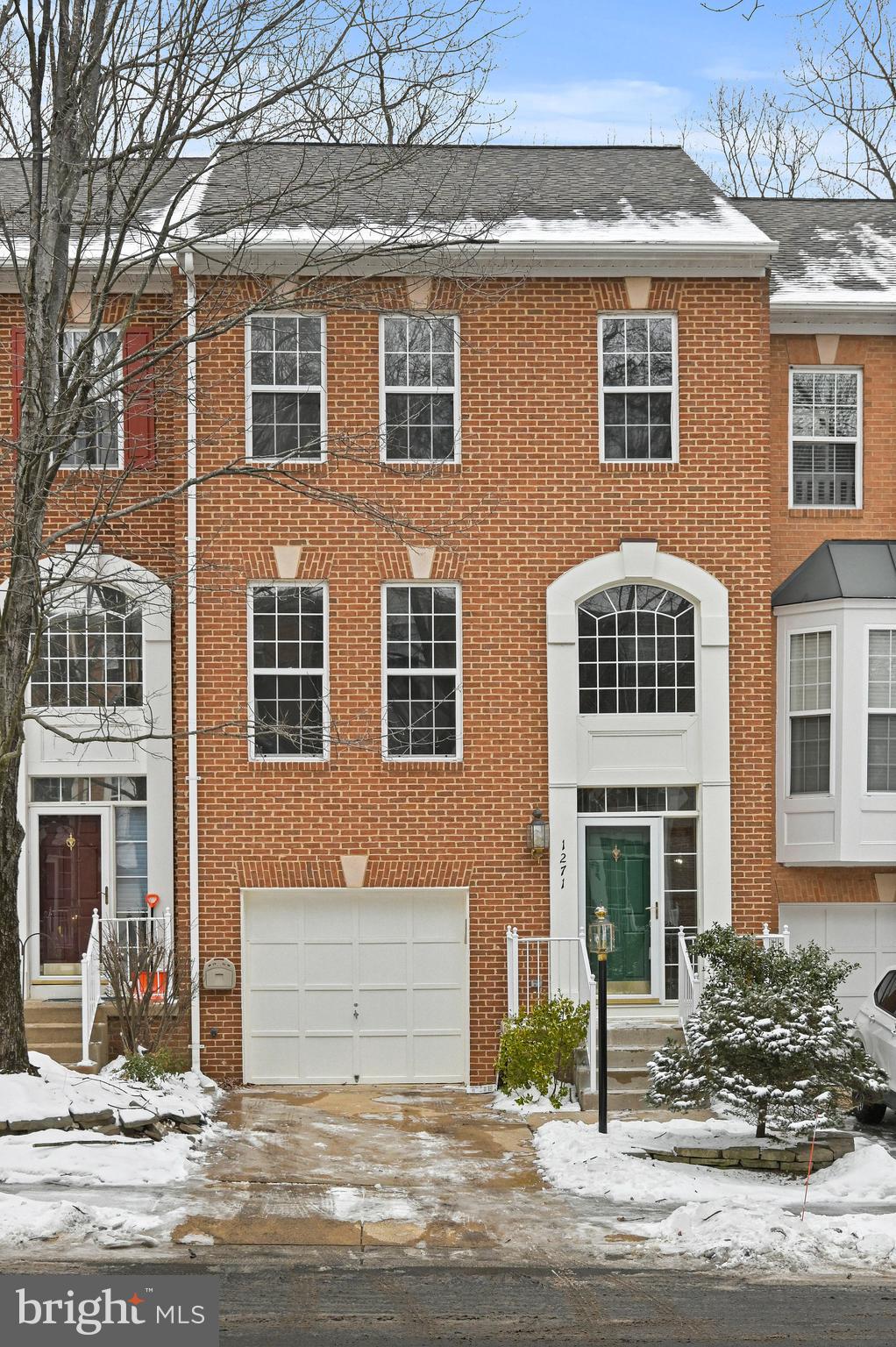 1271 Wild Hawthorn Way Reston, VA 20194 - Photo 1 of 55 Gallery Image 1