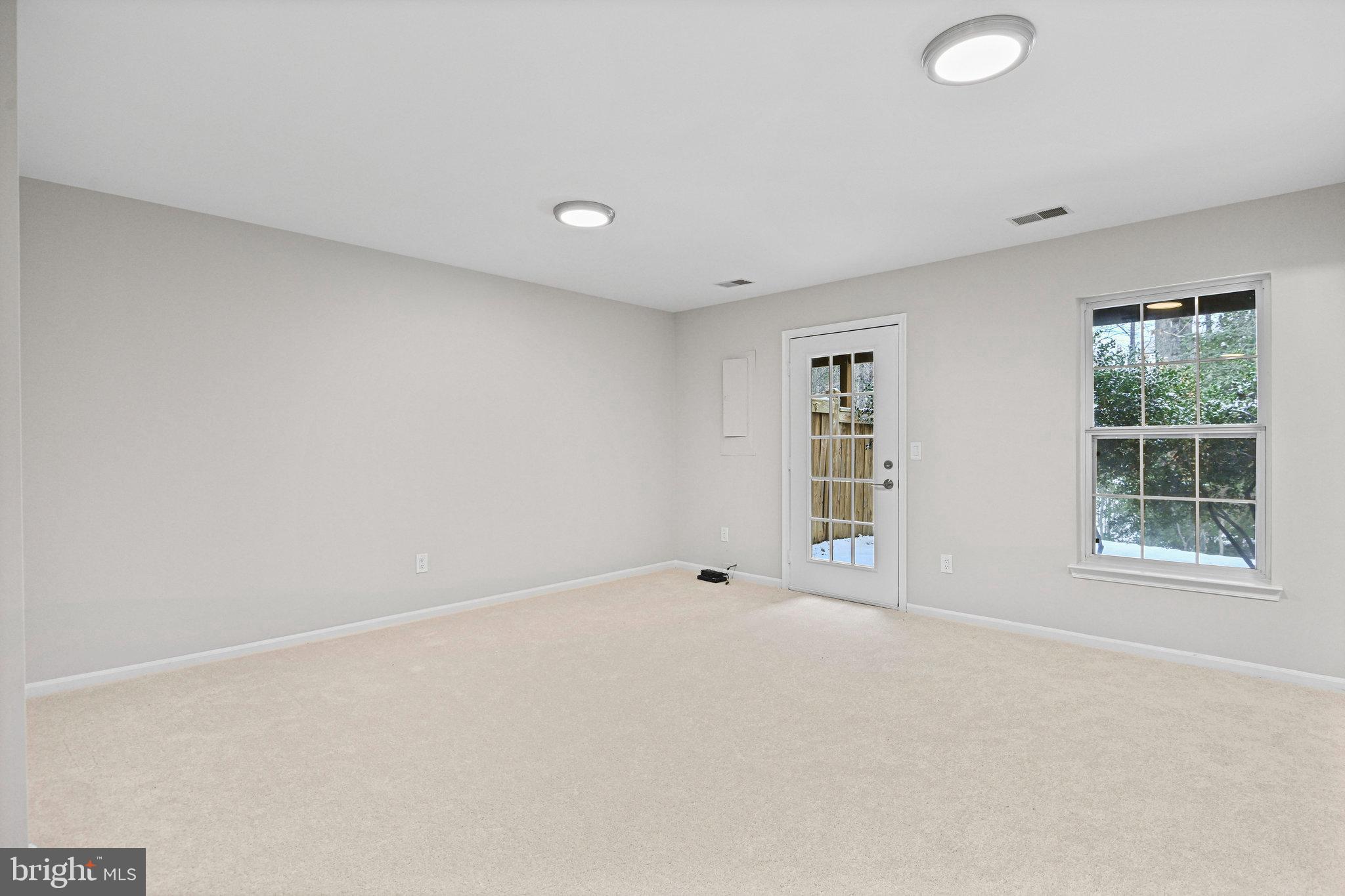 1271 Wild Hawthorn Way Reston, VA 20194 - Photo 34 of 55 Gallery Image 34