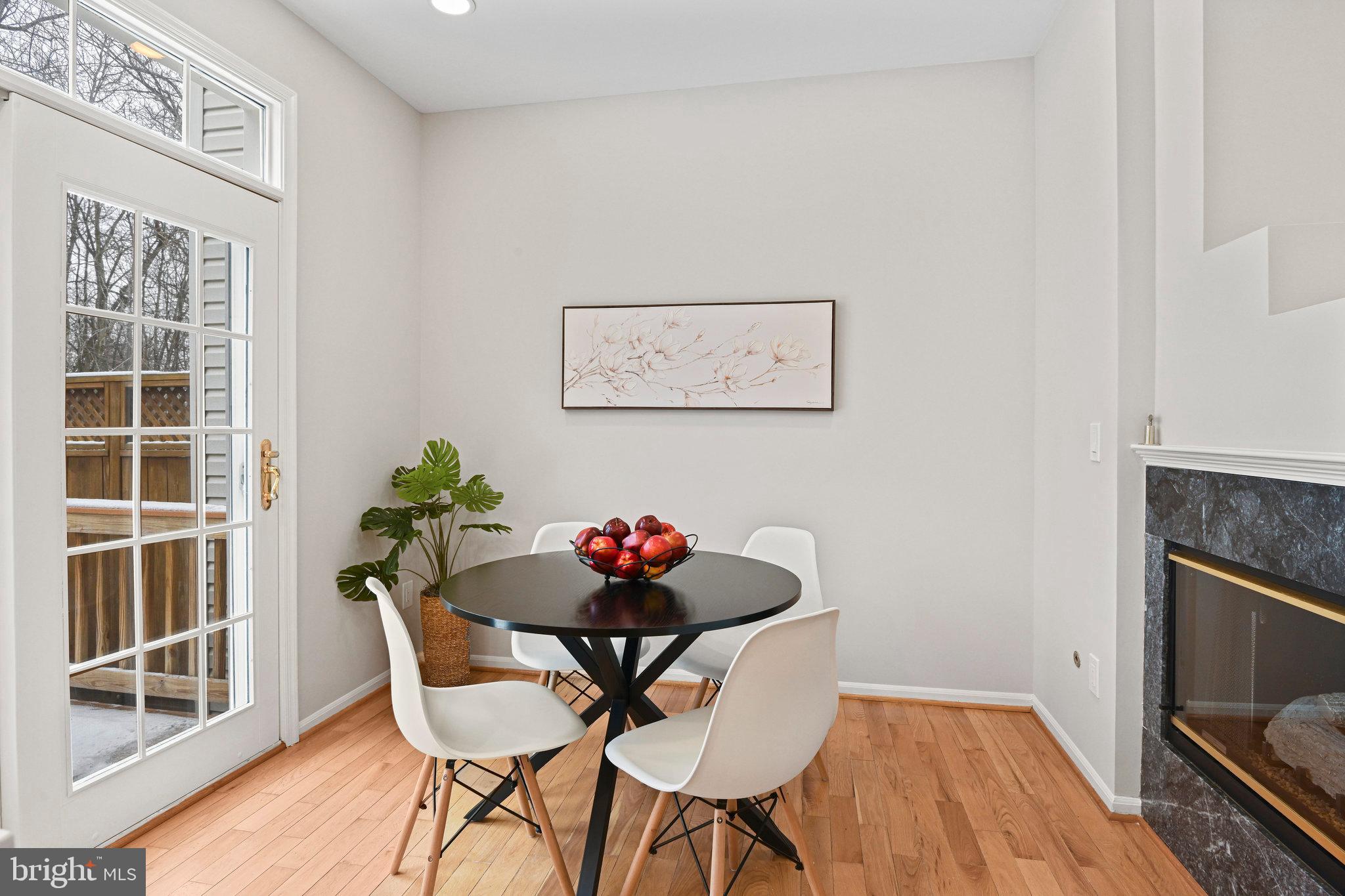 1271 Wild Hawthorn Way Reston, VA 20194 - Photo 7 of 55 Gallery Image 7