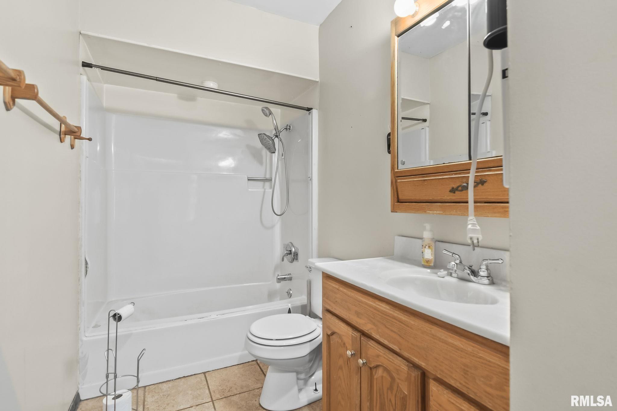 2913 East Griffiths Avenue Springfield, IL 62702 - Photo 8 of 20