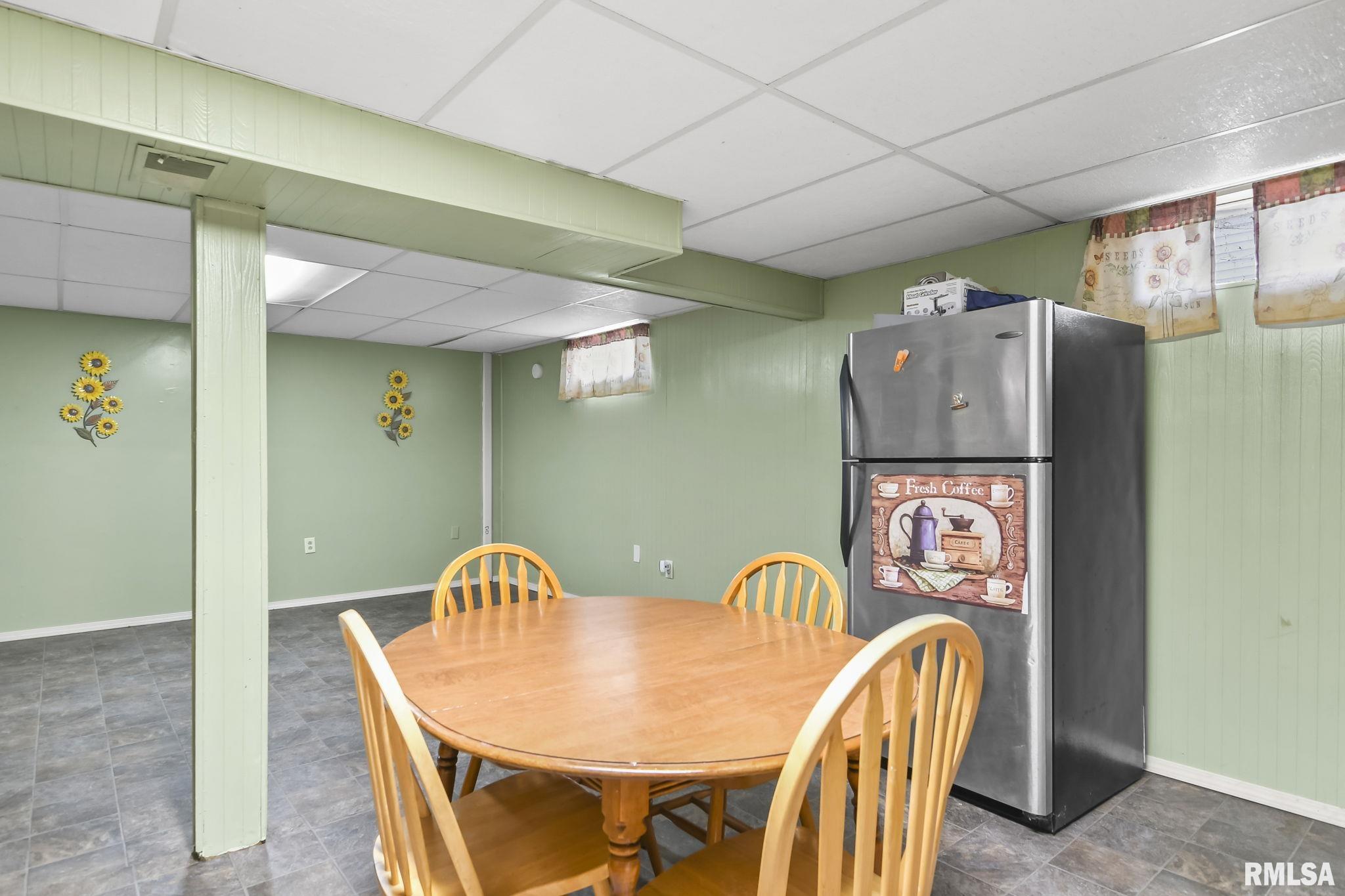2913 East Griffiths Avenue Springfield, IL 62702 - Photo 10 of 20