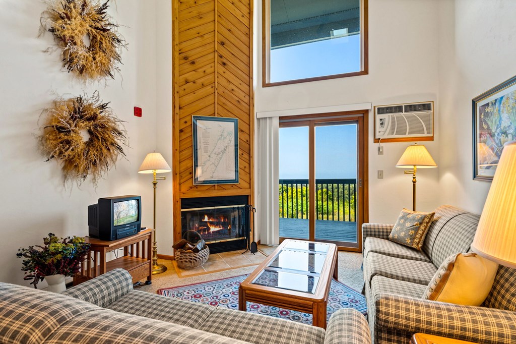 7569 Sunrise Ridge Lane, Unit E2 Egg Harbor, WI 54209 - Photo 13 of 32