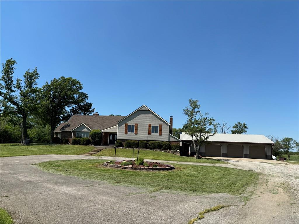 1358 26000 Road Parsons, KS 67357 - Photo 3 of 84