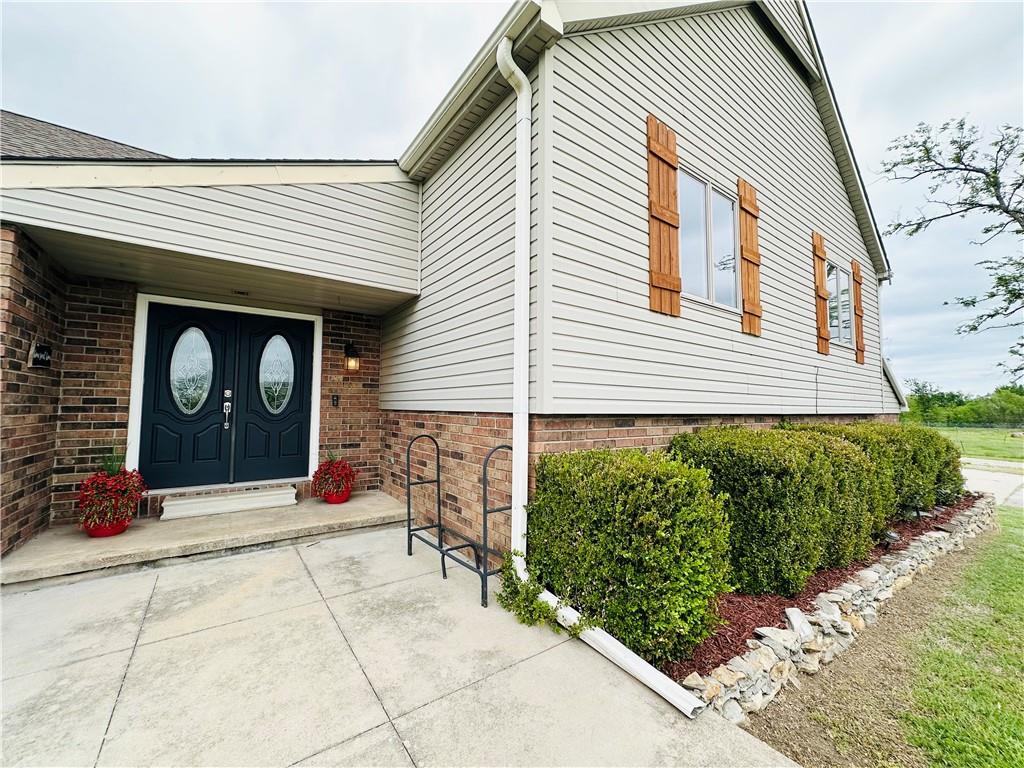 1358 26000 Road Parsons, KS 67357 - Photo 4 of 76