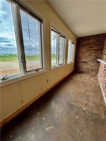 $625,000 | 1358 26000 Road, Parsons, KS 67357