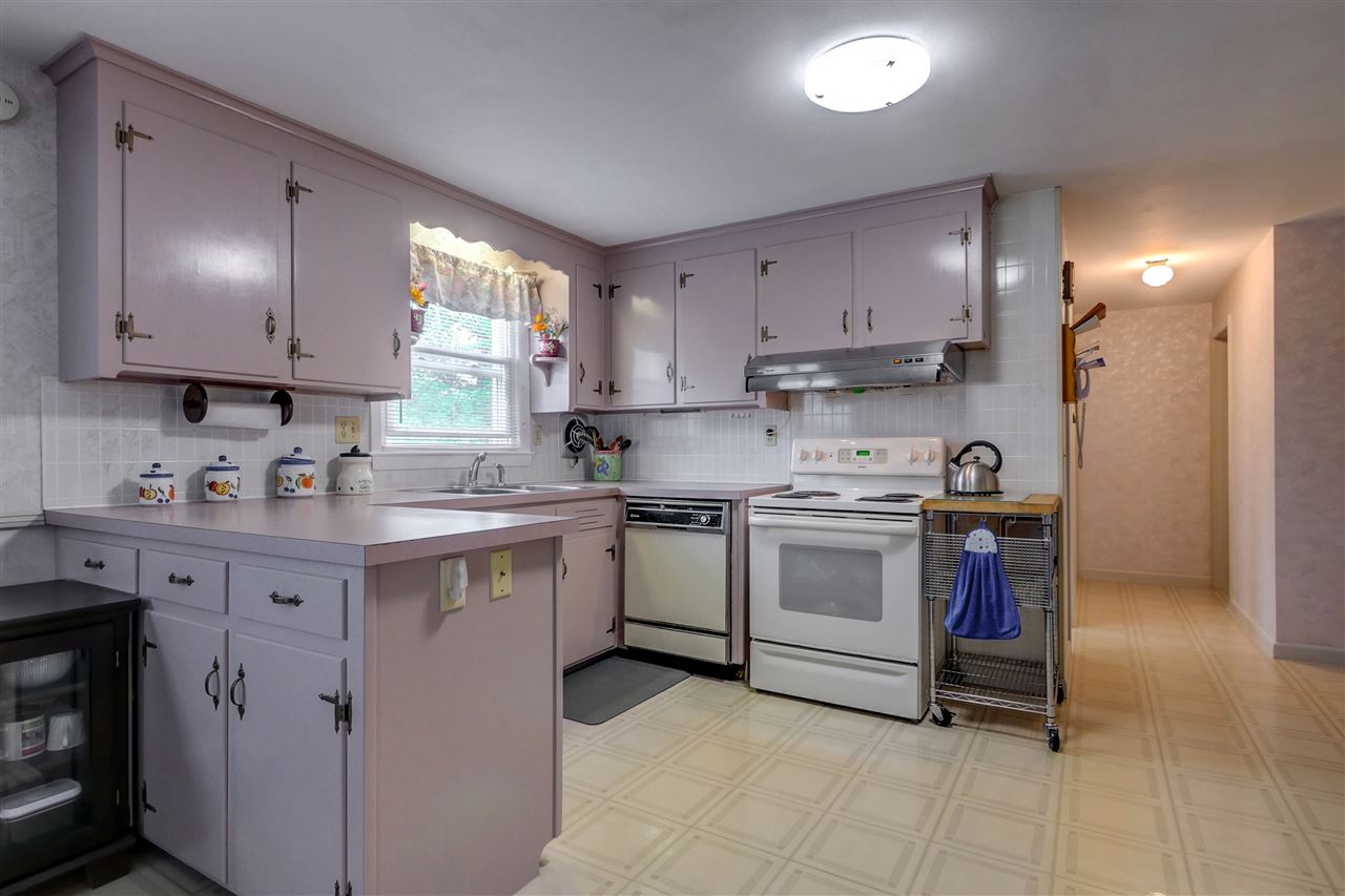 51 Bellevue Street Manchester, NH 03103 - Photo 12 of 40