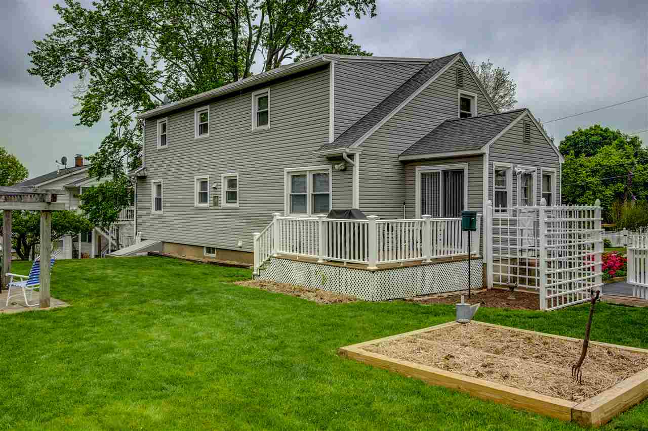 51 Bellevue Street Manchester, NH 03103 - Photo 3 of 40