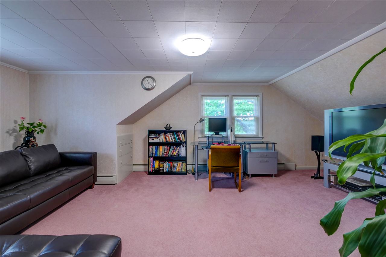 51 Bellevue Street Manchester, NH 03103 - Photo 26 of 40