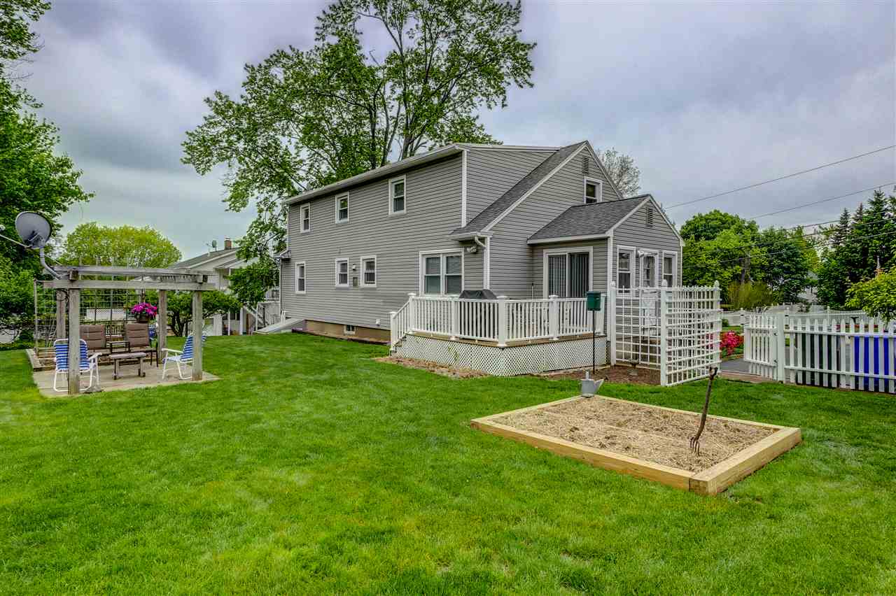 51 Bellevue Street Manchester, NH 03103 - Photo 4 of 40