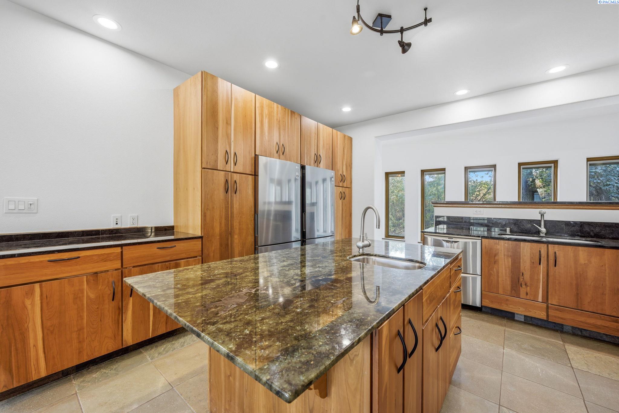 651 Klemgard Road Pullman, WA 99163 - Photo 12 of 50 Gallery Image 12