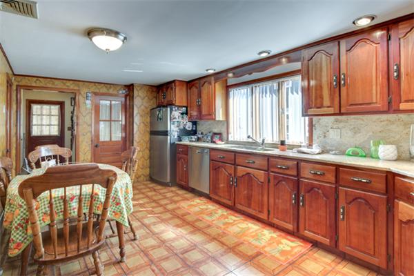 172 Spring Street Medford, MA 02155 - Photo 14 of 30 Gallery Image 14
