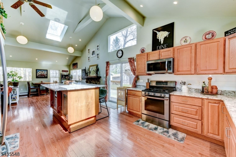 11 Mt Crest Road Oak Ridge, NJ 07438 - Photo 6 of 36