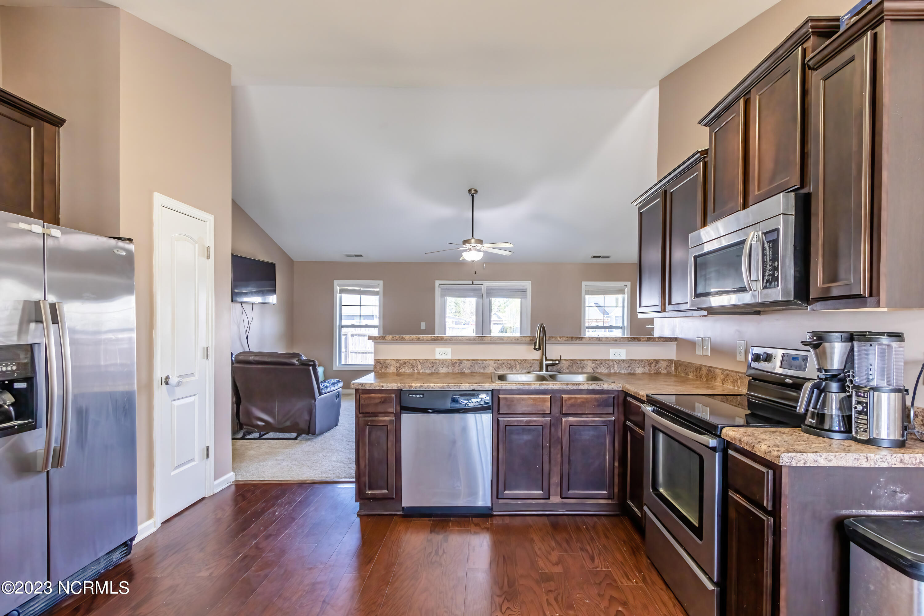 230 Merin Height Road Jacksonville, NC 28546 - Photo 11 of 67 Kitchen