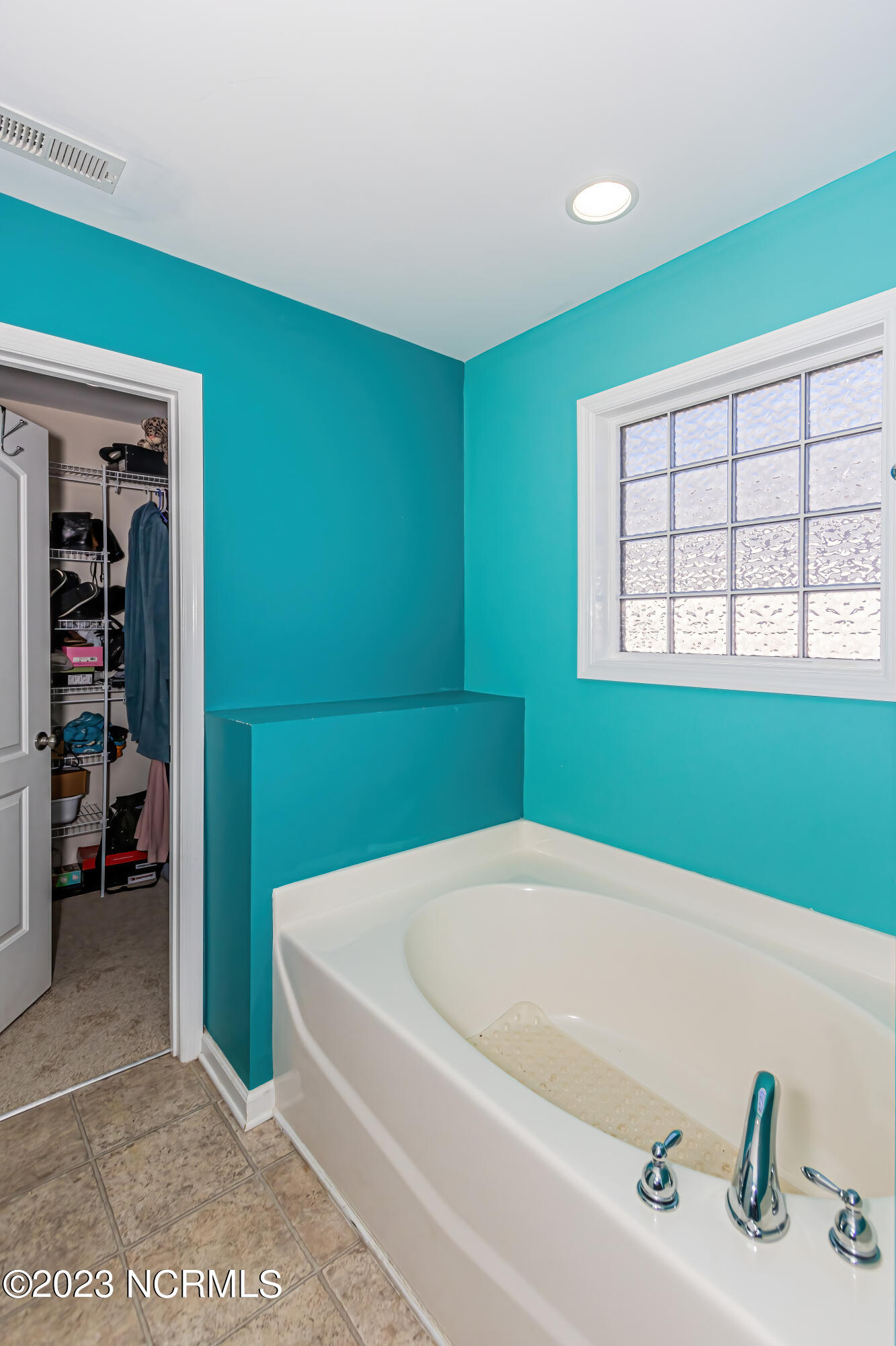 230 Merin Height Road Jacksonville, NC 28546 - Photo 36 of 67 Master bathroom