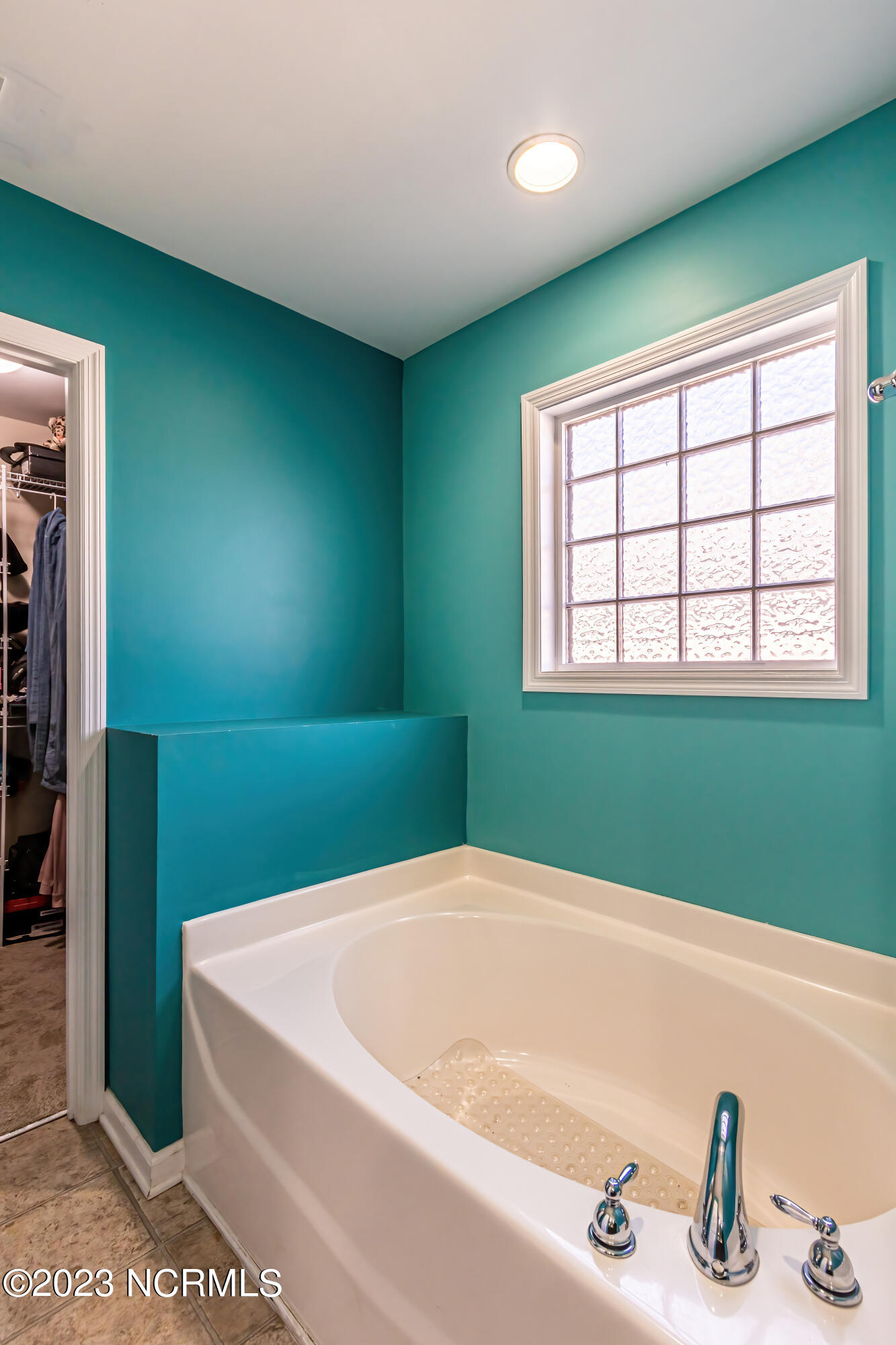 230 Merin Height Road Jacksonville, NC 28546 - Photo 41 of 67 Master bathroom