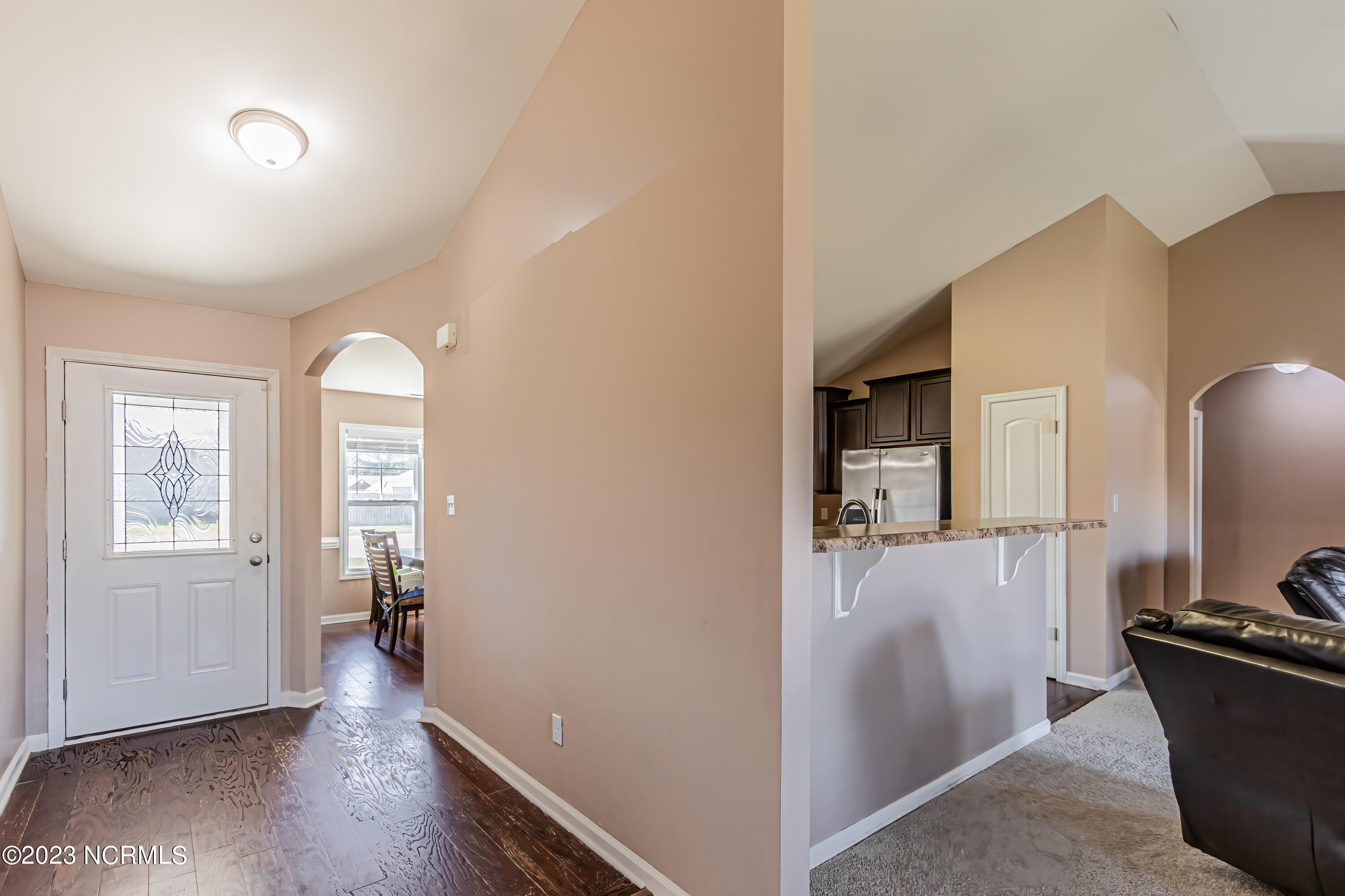 230 Merin Height Road Jacksonville, NC 28546 - Photo 5 of 67 Foyer/Living room