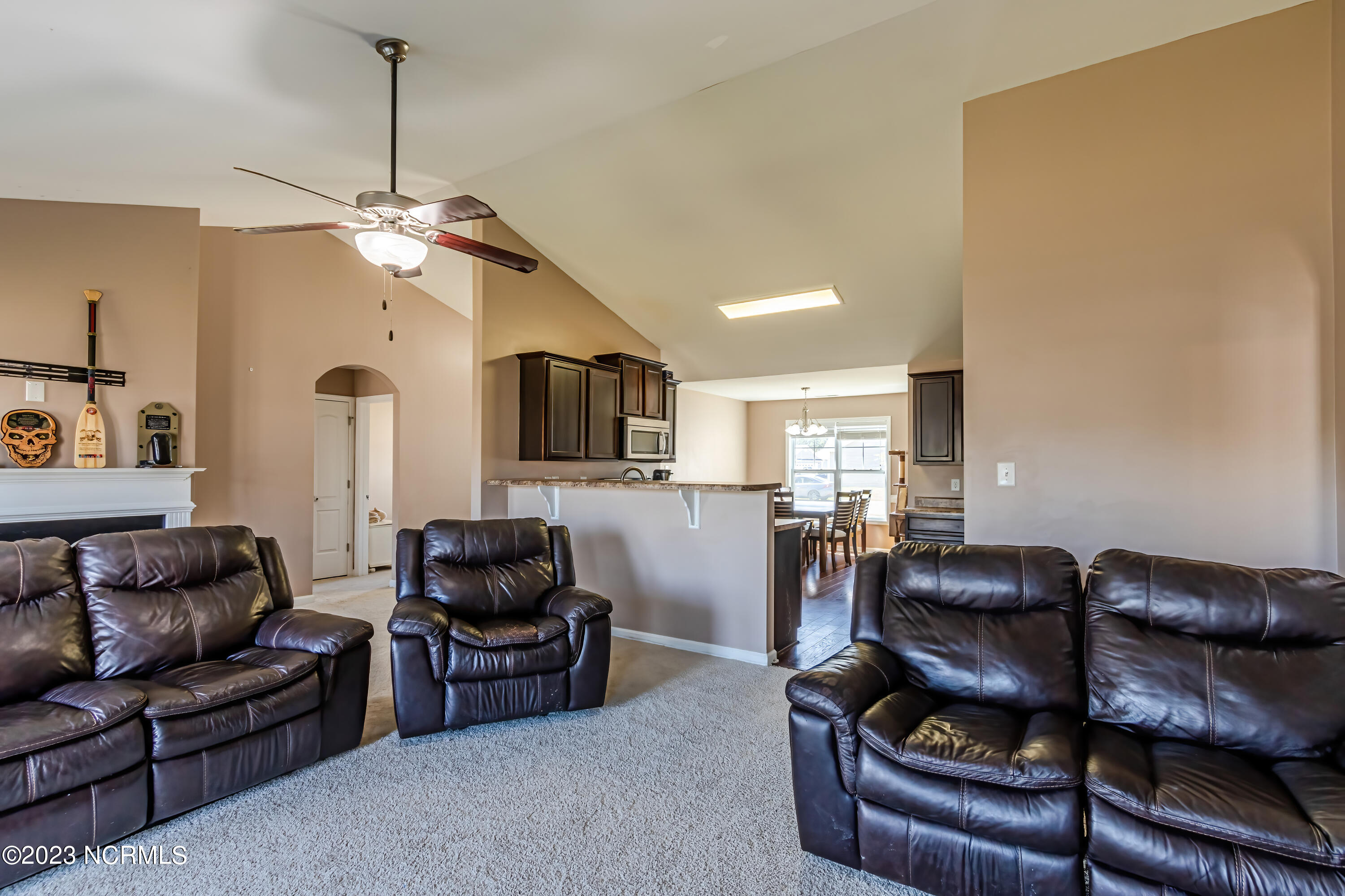 230 Merin Height Road Jacksonville, NC 28546 - Photo 7 of 67 Living room