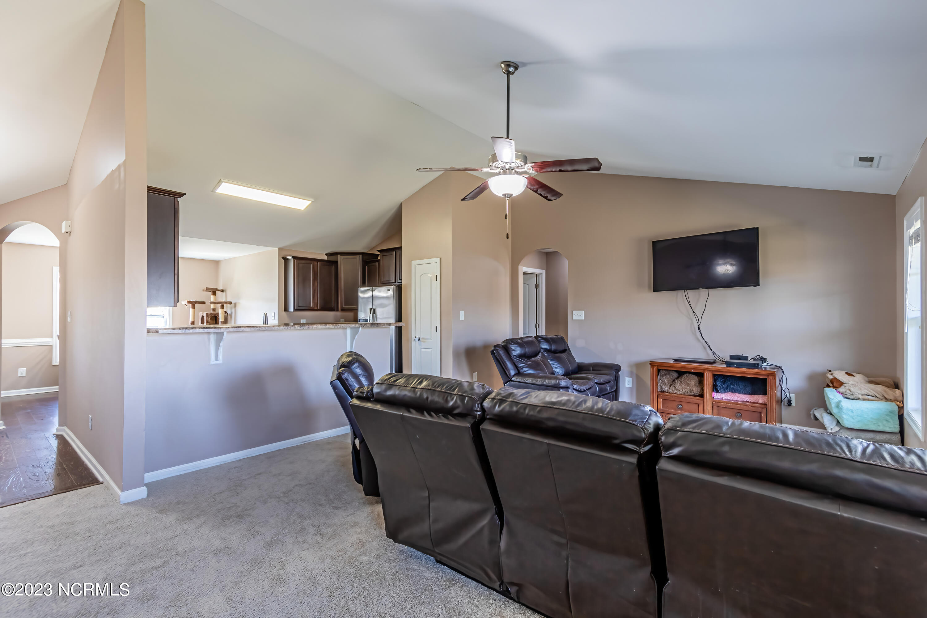 230 Merin Height Road Jacksonville, NC 28546 - Photo 9 of 67 Living room