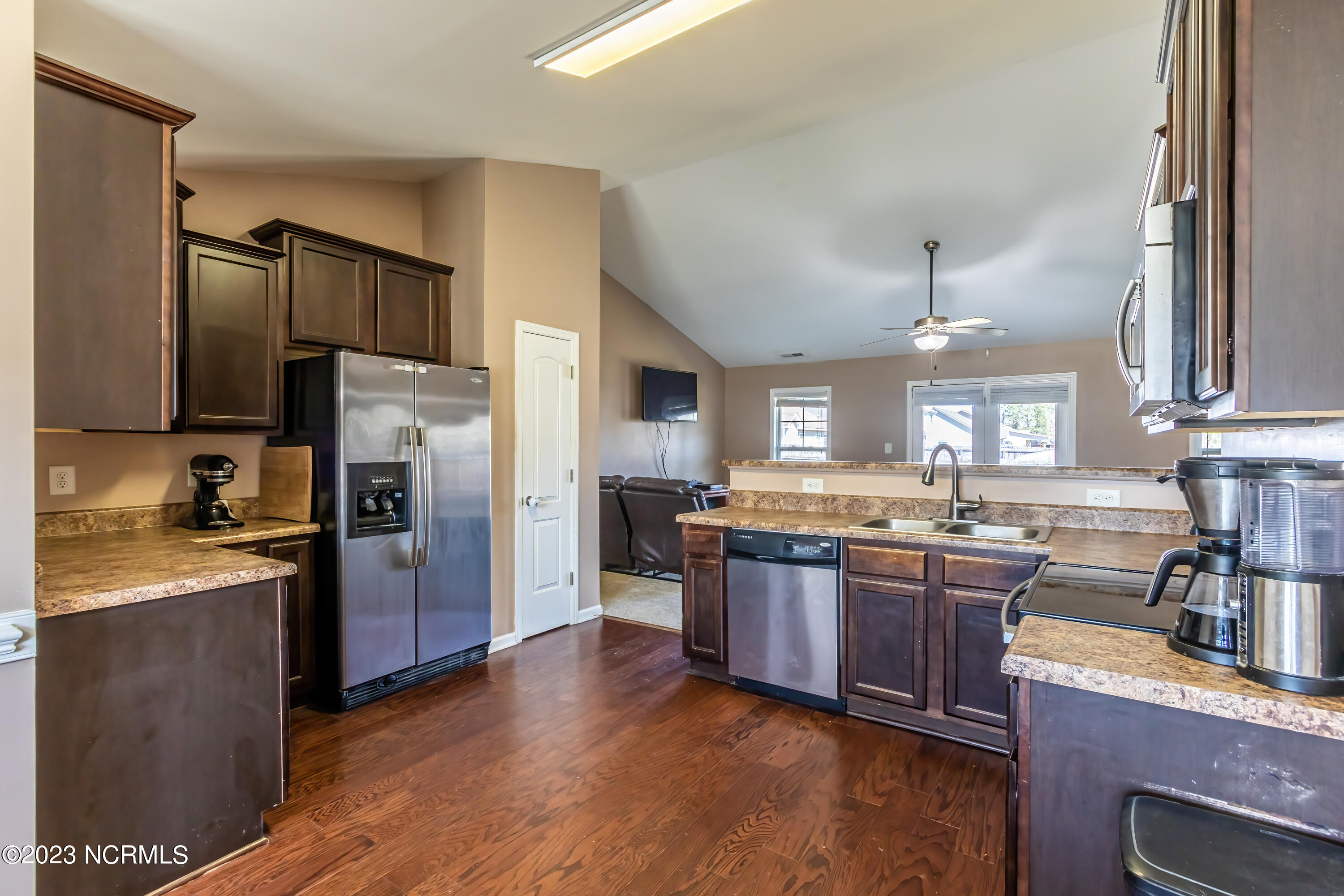 230 Merin Height Road Jacksonville, NC 28546 - Photo 10 of 67 Kitchen