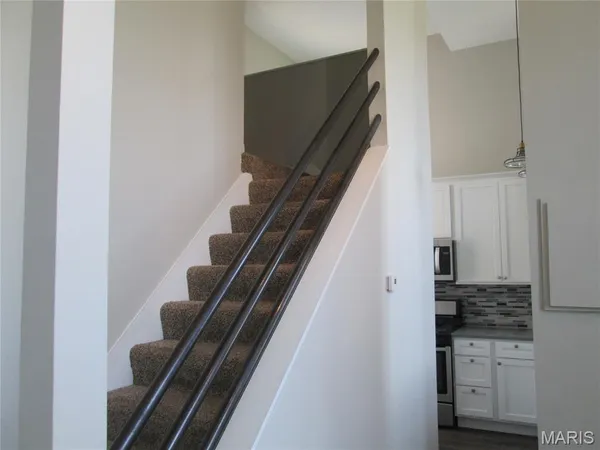 $1,375 | 1047 Lafayette Avenue, Unit E, St. Louis, MO 63104