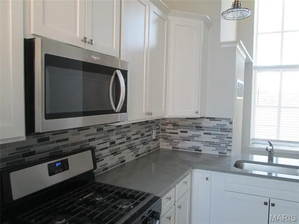 $1,375 | 1047 Lafayette Avenue, Unit E, St. Louis, MO 63104