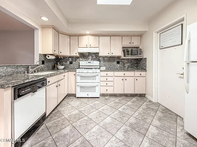 $1,850,000 | 2772 Lakeridge Lane, Westlake Village, CA 91361