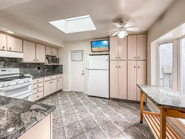 $1,850,000 | 2772 Lakeridge Lane, Westlake Village, CA 91361