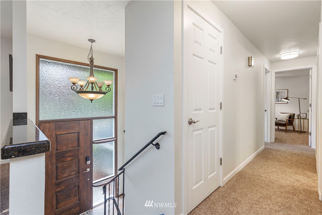 15719 118th Place Northeast Bothell, WA 98011 - Photo 5 of 37