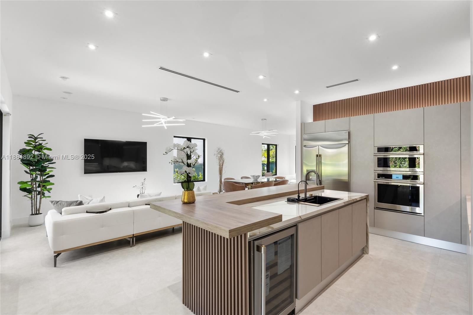 2523 Red Road Miami, FL 33134 - Photo 11 of 39