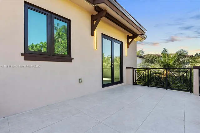 $2,740,000 | 2523 Red Road, Miami, FL 33134