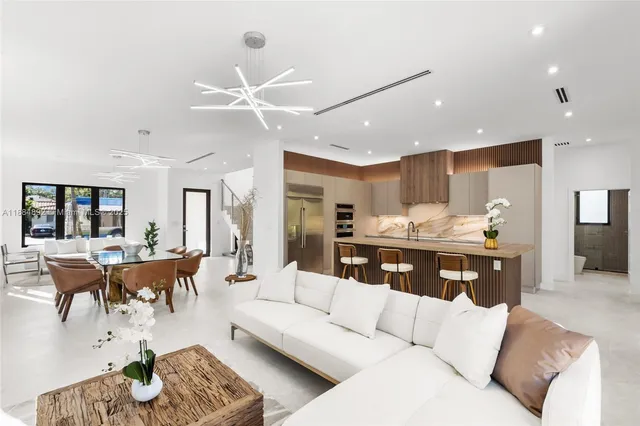 $2,740,000 | 2523 Red Road, Miami, FL 33134