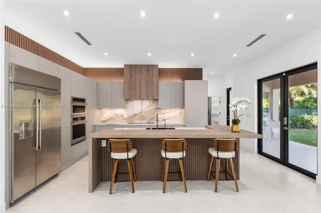 $2,740,000 | 2523 Red Road, Miami, FL 33134