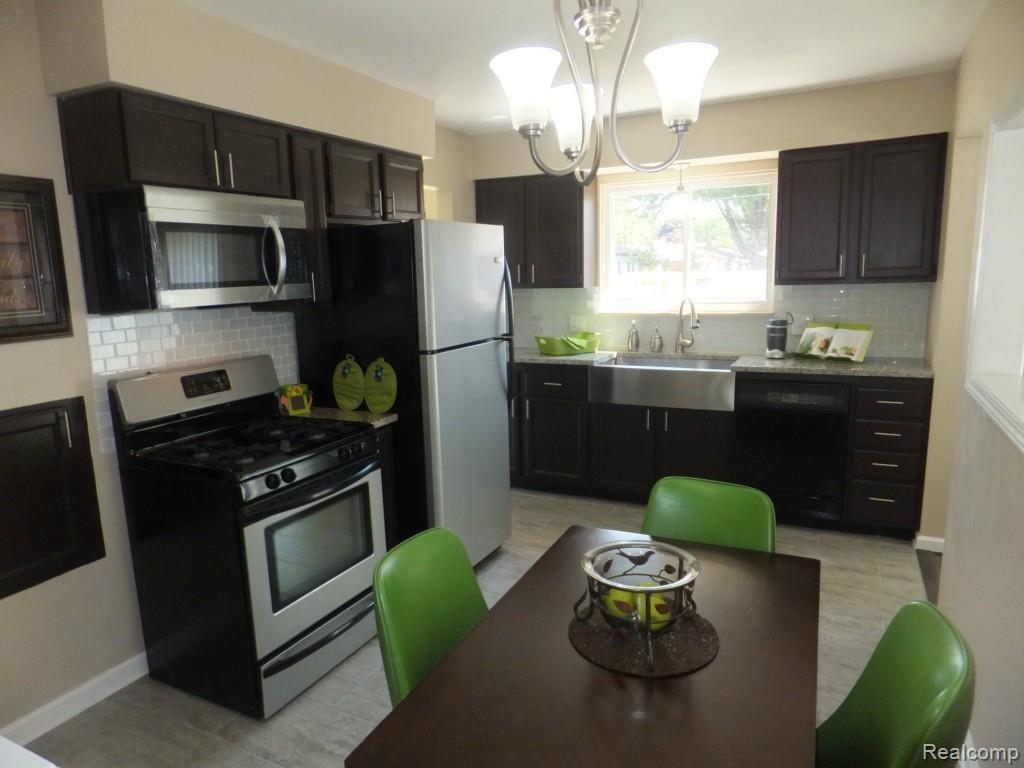 30232 Hayes Road Roseville, MI 48066 - Photo 8 of 88 2014-07-11 001 2014-07-11 117.jpg