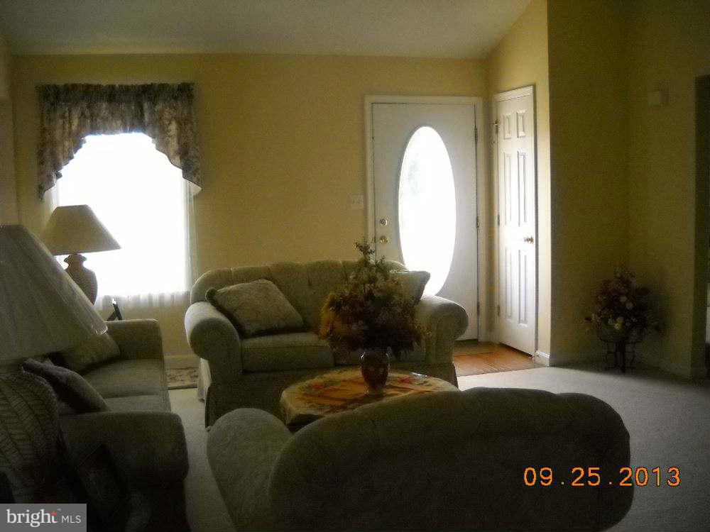 642 Doe Run Road Inwood, WV 25428 - Photo 10 of 25 Living Room