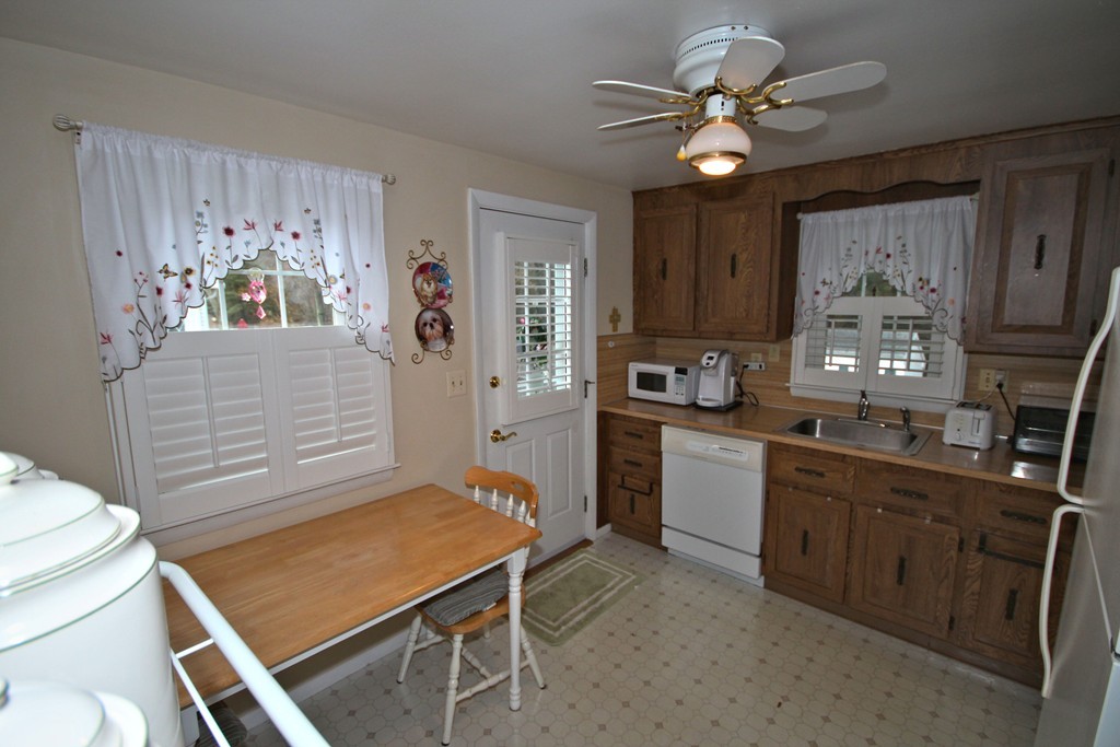35 Hillsdale Road Holbrook, MA 02343 - Photo 11 of 17