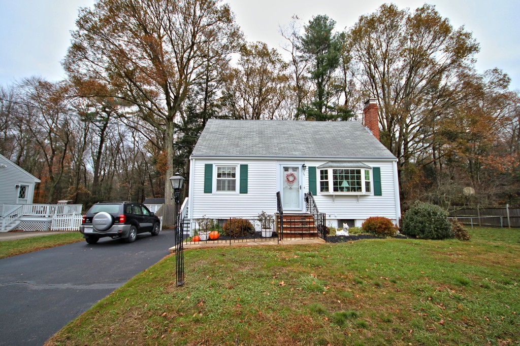 35 Hillsdale Road Holbrook, MA 02343 - Photo 2 of 17