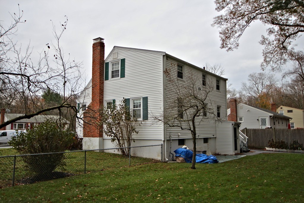 35 Hillsdale Road Holbrook, MA 02343 - Photo 4 of 17