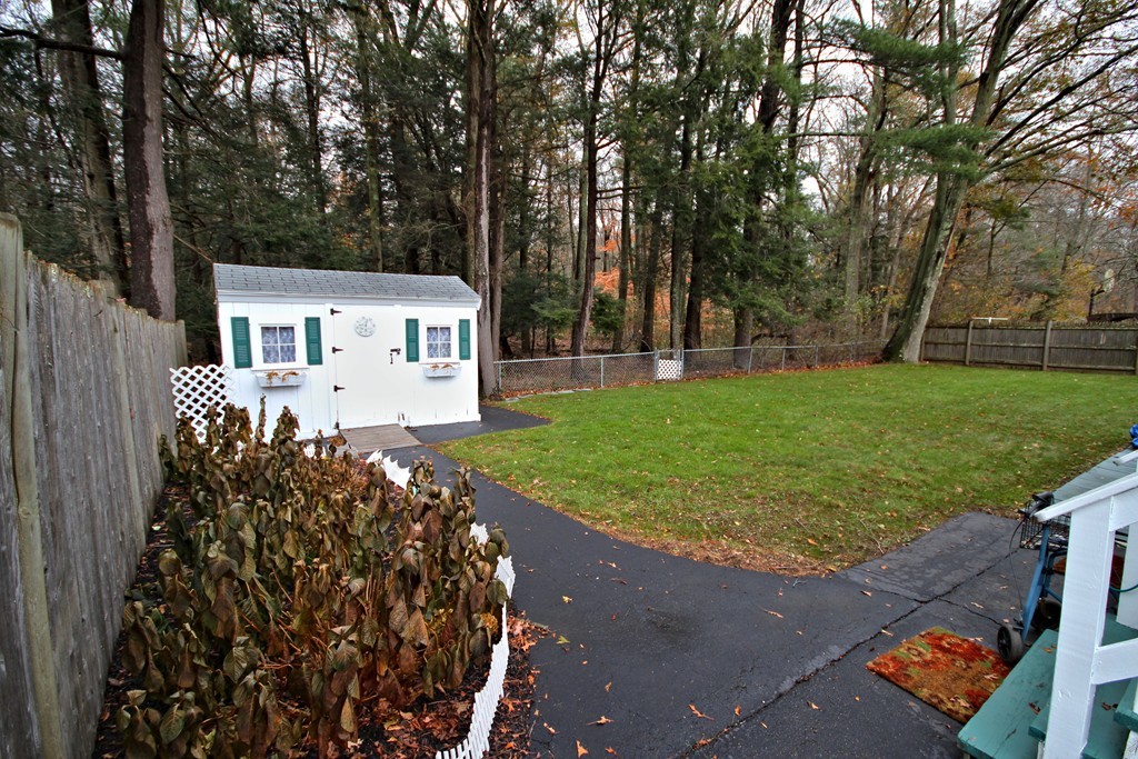 35 Hillsdale Road Holbrook, MA 02343 - Photo 7 of 17