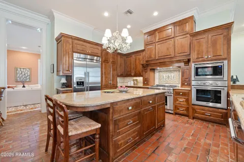 $1,500,000 | 6 Duperier Oaks Drive, New Iberia, LA 70563
