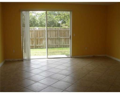 8108 Prestige Commons Drive Tamarac, FL 33321 - Photo 4 of 9 Living Room