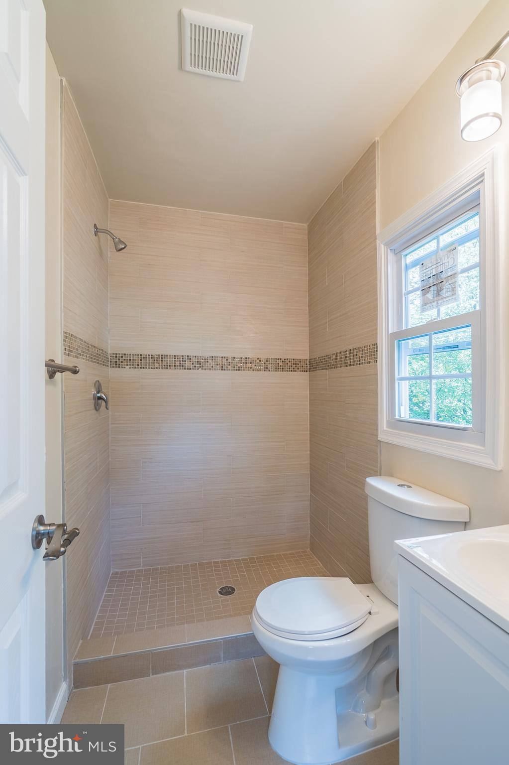 5413 Trent Street Clinton, MD 20735 - Photo 10 of 29 Bath