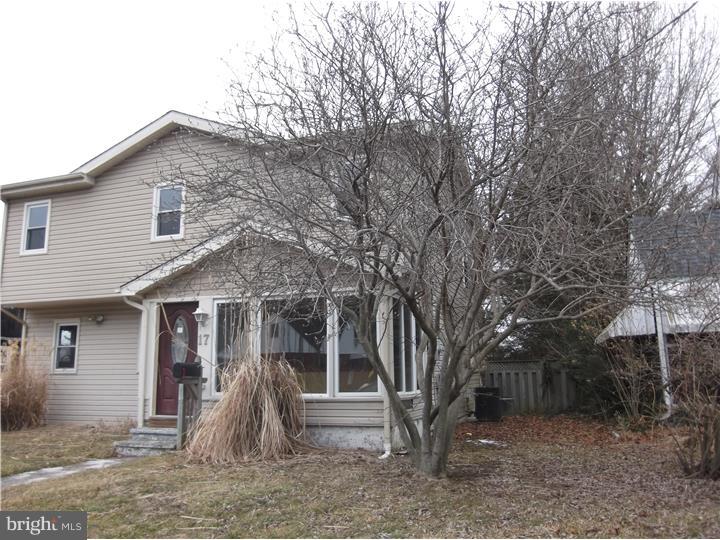 17 Ridgley Street Mount Holly, NJ 08060 - Photo 2 of 15
