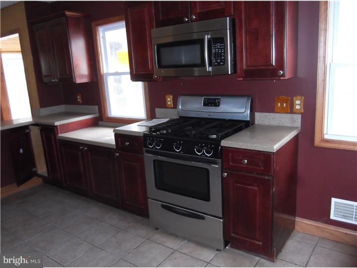 17 Ridgley Street Mount Holly, NJ 08060 - Photo 8 of 15