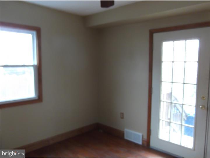 17 Ridgley Street Mount Holly, NJ 08060 - Photo 9 of 15